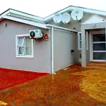 103Onwallace Self Catering Guest House