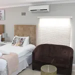 103Onwallace Self Catering Guest House
